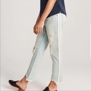 A&F Ames Low Rise Slim Boyfriend Jeans